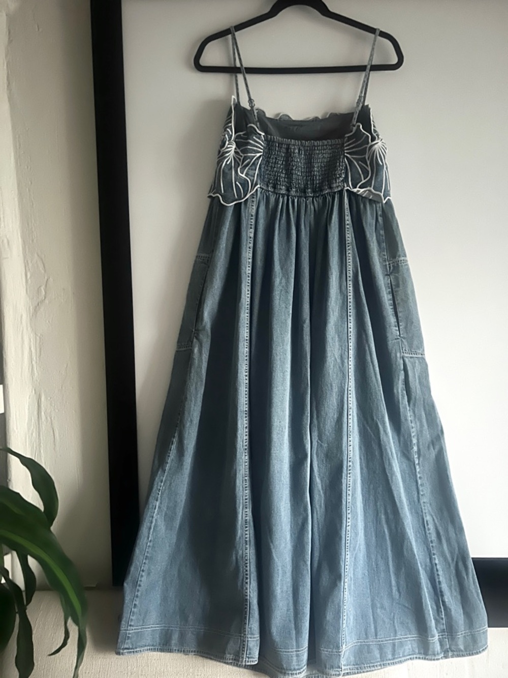 Anthropologie Pilcro Light Denim Floral Appliqué Maxi Dress Size Medium NWT - Picture 8 of 12